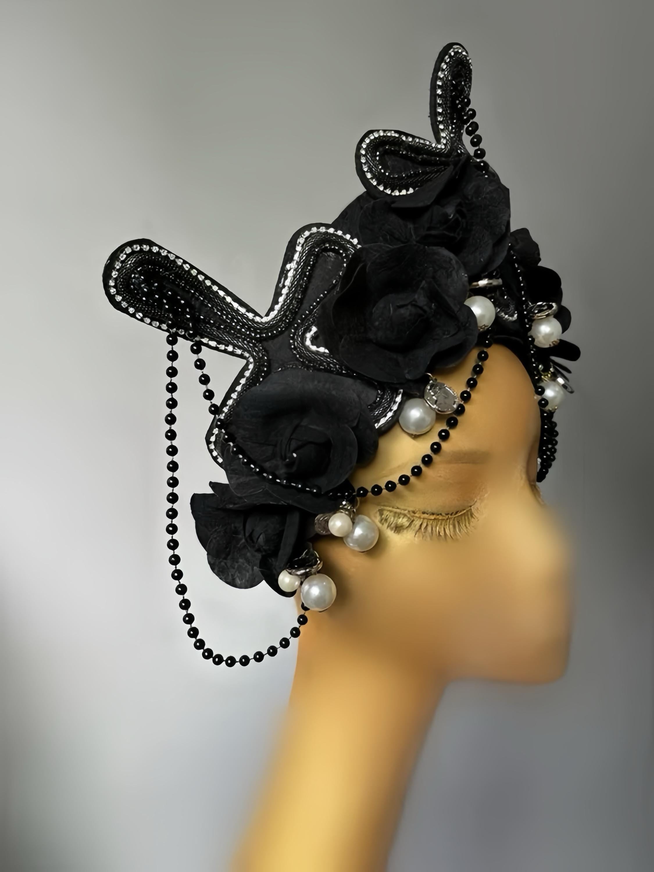 Gothic Lolita Baroque Tiara Headpiece, Black Floral Crown with Cross Detail, Handmade Pearl Beaded Headdress, Dark Fantasy Cosplay