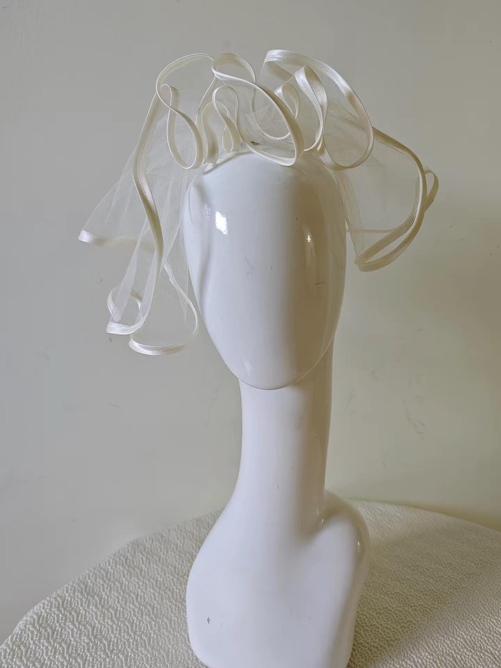 Ivory Sculptural Bridal Fascinator Short Veil Hair Comb Modern Wedding Headpiece Minimalist Bride